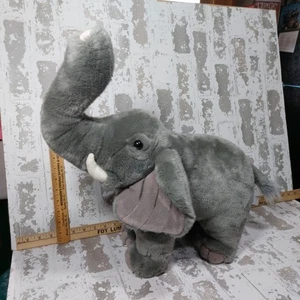 Peluche realista de vida silvestre de 18" Peeple Pals Elephant A&A con colmillos - Imagen 1 de 10