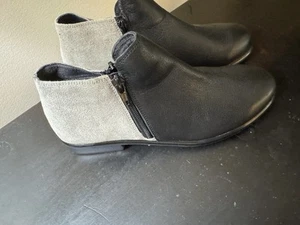 Botines Naot Helm Gris y Negro Cuero Gamuza 37-6-6.5 Nuevos - Imagen 1 de 5