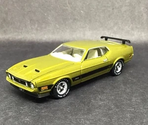 1973 FORD MUSTANG MACH I COLLECTIBLE 1/64 SCALE LIMITED EDITION MUSCLE CAR GOLD - Picture 1 of 7