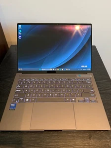 Asus Zenbook S 14 14" 3K OLED Touch Laptop Ultra 7 256V 16GB RAM 1TB SSD #9 - Bild 1 von 13