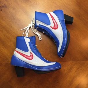 womens nike boots with heel
