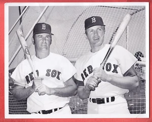 1972   RED SOX    TYPE 1   8 X 10   GLOSSY    DANNY CATER  +  BOB BURDA - Picture 1 of 2