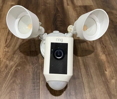 ~Ring Floodlight Cam Wired Plus Surveillance Camera White, Excellent Condition! - Image 1 of 4