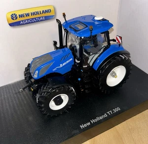 Universal Hobbies New Holland T7.300 Auto Command 1:32 Scale Tractor - Picture 1 of 5