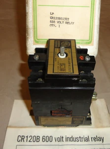 RELÉ DE CONTROL GENERAL ELECTRIC CR120B01322 BOBINA 120V 60HZ NUEVO - Imagen 1 de 4