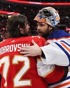 Sergei Bobrovsky & Stuart Skinner Game 7 Embrace Florida Panthers 8x10 NHL Photo - Picture 1 of 1