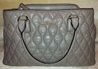 Bonito Bolso de Hombro Vera Bradley Neutro Taupe Acolchado Cuero Emma Foto 1 de 4