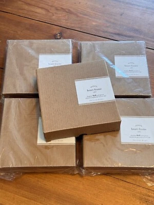 Marco de fotos Pottery Barn moderno de corazón plateado cuadrado de acero inoxidable de 4" x 4" Foto 1 de 4