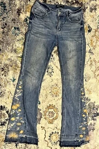 Ashley Mason Premium Bootcut Jeans Floral Embroidered Flare Leg Wide Blue 5/27 - Picture 1 of 4