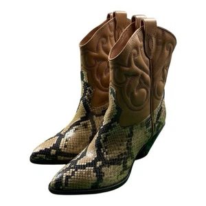 Polo Ralph Lauren Serpiente Cuero Repujado Vaquera Botín 9.5B Nuevo en Caja - Imagen 1 de 6