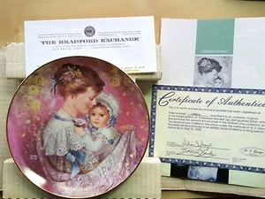 Brenda Burke Mother's Day Series Plate THE BONDS OF LOVE Cherished Moment 1990 - Picture 1 of 5