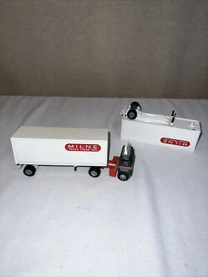 Milne Truck Lines 1981 Winross Truck C/T 5000 - Image 1 of 4