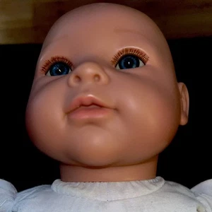 Kingstate Vinyl & Stoff blaue Augen Baby Puppe 14 Zoll - Bild 1 von 8