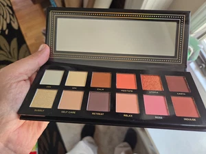 Ace Beaute Serenity Eyeshadow Palette, 12 Colors & Mirror beauty - Picture 1 of 5
