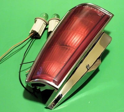 1984-92 Lincoln Mark VII OEM Tail  Light Taillight Assembly - RH - VERY NICE !! - Image 1 of 4