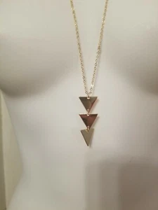 Collar de cadena minimalista tono dorado 28" diseño triángulo collar largo simple - Imagen 1 de 6