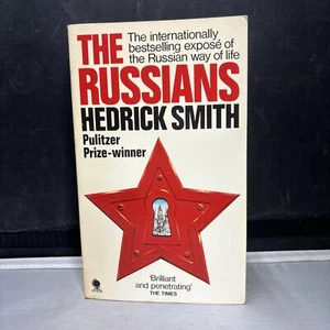 The Russians By Hendrick Smith Paperback - 617 Pages - 1983 - BC1B - Picture 1 of 13