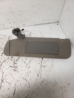 Lámpara de tocador de encendido y apagado iluminada para parasol para conductor se adapta a 00-02 YUKON 1049795 Foto 1 de 4