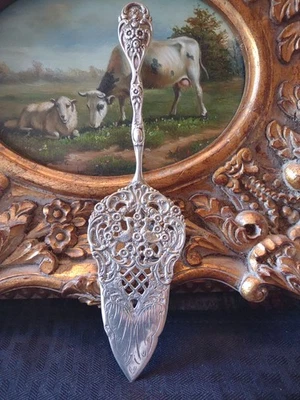 Antiguo servidor alemán 800/1000 plata perforado repousse rosas pastel pastelería postre Foto 1 de 4