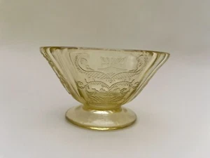 Set of 6 Vintage Madrid Yellow Depression Glass 4" Custard Cup - Picture 1 of 5