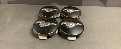 2015 FORD MUSTANG GT COUPE OEM CENTER CAPS SET (4) - Imagem 1 de 4