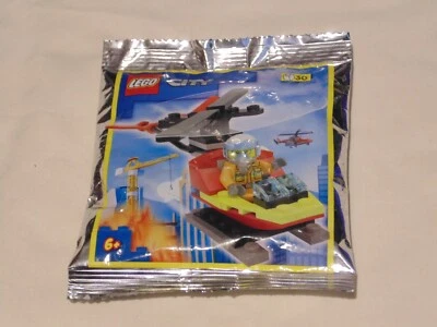 LEGO City Fire Helicopter and Pilot – 952301 Foil Polybag – Brand New & Sealed - Image 1 of 4