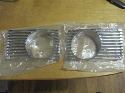 Новый оригинальный комплект хромированных решеток противотуманных фар для Porsche 914 - Изображение 1 из 4