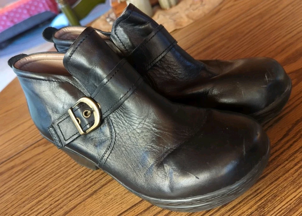 BOTINES SANITA MUJER CUERO NEGRO Talla 40 US 9 Foto 1 de 4