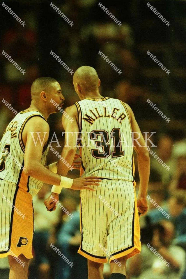 EW961 Reggie Miller & Mark Jackson Pacers Chat Basketball 8x10 11x14 16x20 Photo - Image 1 of 1