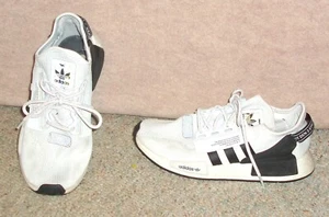 Men's ADIDAS white core black NMD V2 sneakers / shoes , size 8 - Picture 1 of 5