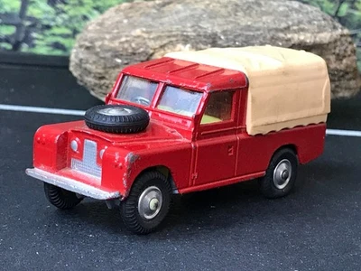 Vintage Corgi Toys UK 1:43 Diecast RED LAND ROVER 109 WB W.B. 21101/59 - Image 1 of 4