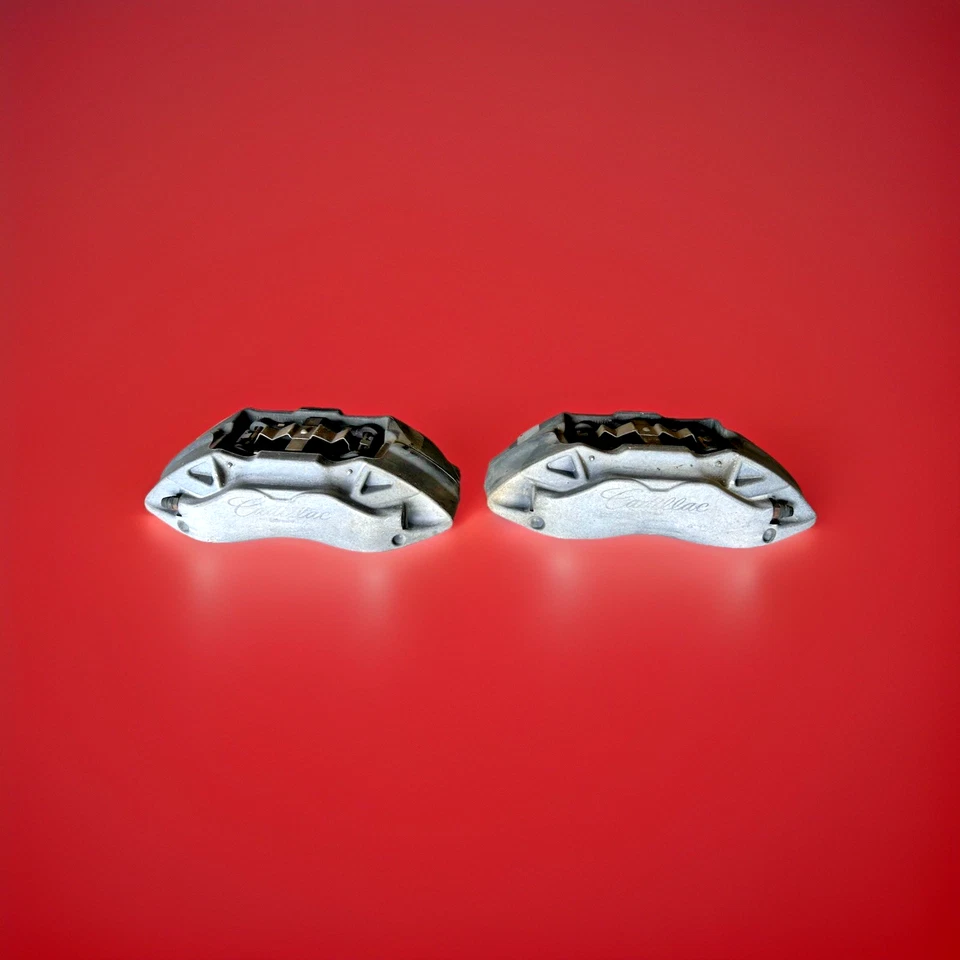 2013 TO 2018 CADILLAC ATS FRONT LEFT RIGHT BREMBO BRAKE CALIPER SET OEM Foto 1 de 4