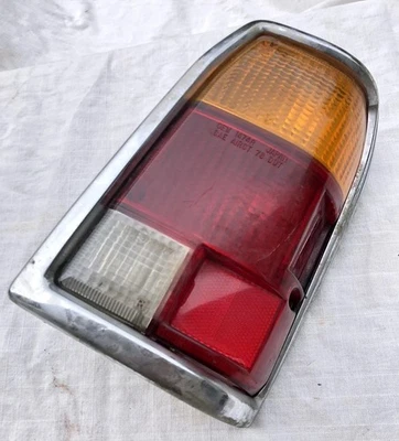 80 81 82 SUBARU GL LUZ TRASERA DERECHA 4 PUERTAS VAGÓN 89754 Foto 1 de 4