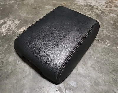 2013-2019 Infiniti JX35 QX60 Nissan Pathfinder Black Center Console Armrest Lid - Image 1 of 4