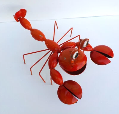 ESCULTURA DE LANGOSTA ARTE METAL 16" LARGO FIGURA ANIMAL NARANJA PINTADO CONCHA DE PEZ Foto 1 de 4