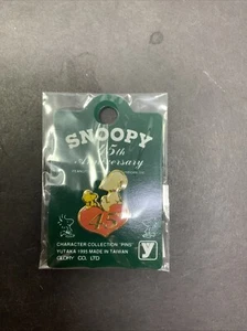 Snoopy And Woodstock 45th Anniversary Character Collection Pin 1995 New On Card - Picture 1 of 2