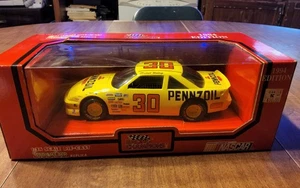 Racing Champions 1:24 Scale #30 Michael Waltrip Pennzoil Car - Picture 1 of 2