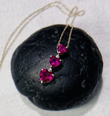10k Solid Yellow Gold, Ruby Diamond Heart Pendant on 18" 10k Gold chain - Image 1 of 4