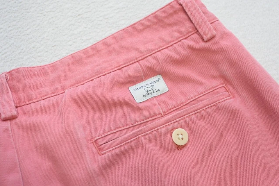 Shorts Vineyard Vines Club baleia liso cáqui chino rosa 9" INS masculino tamanho 36 - Imagem 1 de 4