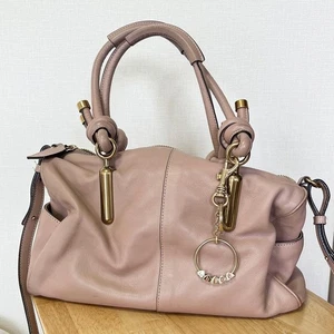 Bolso de hombro Chloé de cuero rosa beige con asa de metal - Imagen 1 de 8