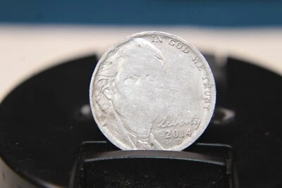 2014 d USA nickel mint error coin, near uncirculated but good condition - Image 1 of 2