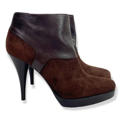 Botas de mujer FENDI de cuero gamuza con tacón al tobillo marrón 37 1/2 Foto 1 de 4