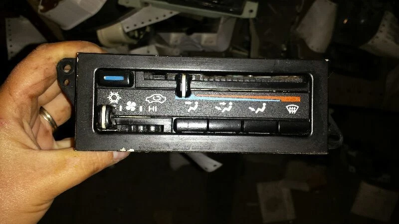 Temperature Control Main Control With AC Fits 91-92 CARAVAN 108689 - Image 1 of 1