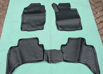 Alfombrillas 3D Mitsubishi L200 Triton 2016-2023 RHD. 3 piezas. Resistente Foto 1 de 4