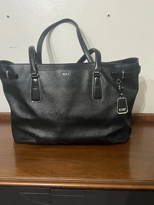 Bolso grande Tumi Sinclair negro de negocios, portátil en buen estado usado  Foto 1 de 4