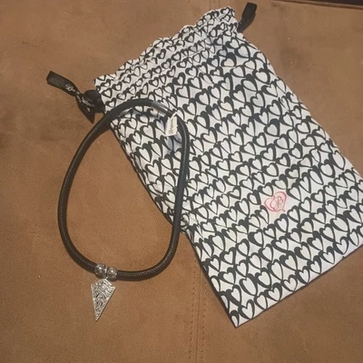 NUEVO CON ETIQUETAS Brighton Woodstock Gargantilla Dije Collar - Negro Brillante Talla ML Foto 1 de 3