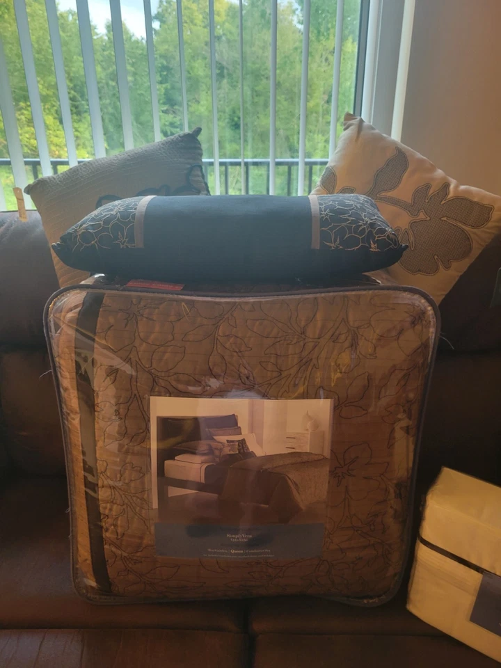 Juego de edredón y almohadas Vera Wang Tea Garden Queen descontinuado/muy raro - Nuevo Foto 1 de 4