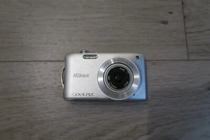 Nikon COOLPIX S3200 16.0MP Digital Camera - Silver AS IS PARTS ONLY - Picture 1 of 4