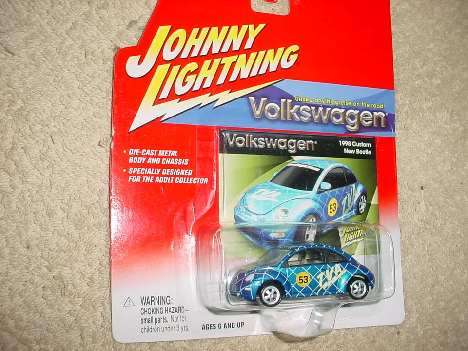JOHNNY LIGHTNING 1 64 SCALE 2001 VOLKSWAGEN BEETLE NOS #359-03