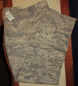 USAF WOMEN'S DIGITAL CAMO UTILITY TROUSERS, SIZE 16 R, 8410-01-536-2770, NEW TAG - Picture 1 of 7